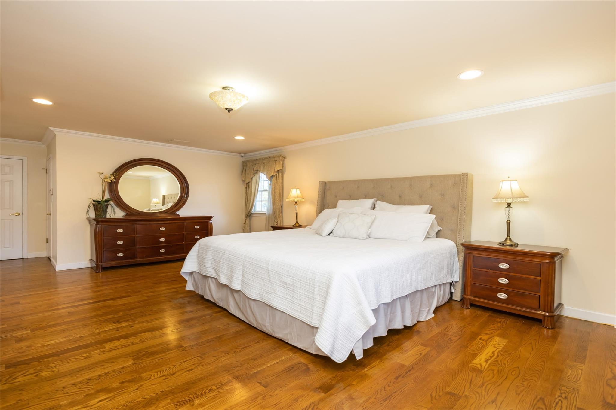 Single Family Knoll  Nassau County, NY 11545, MLS-866062-11