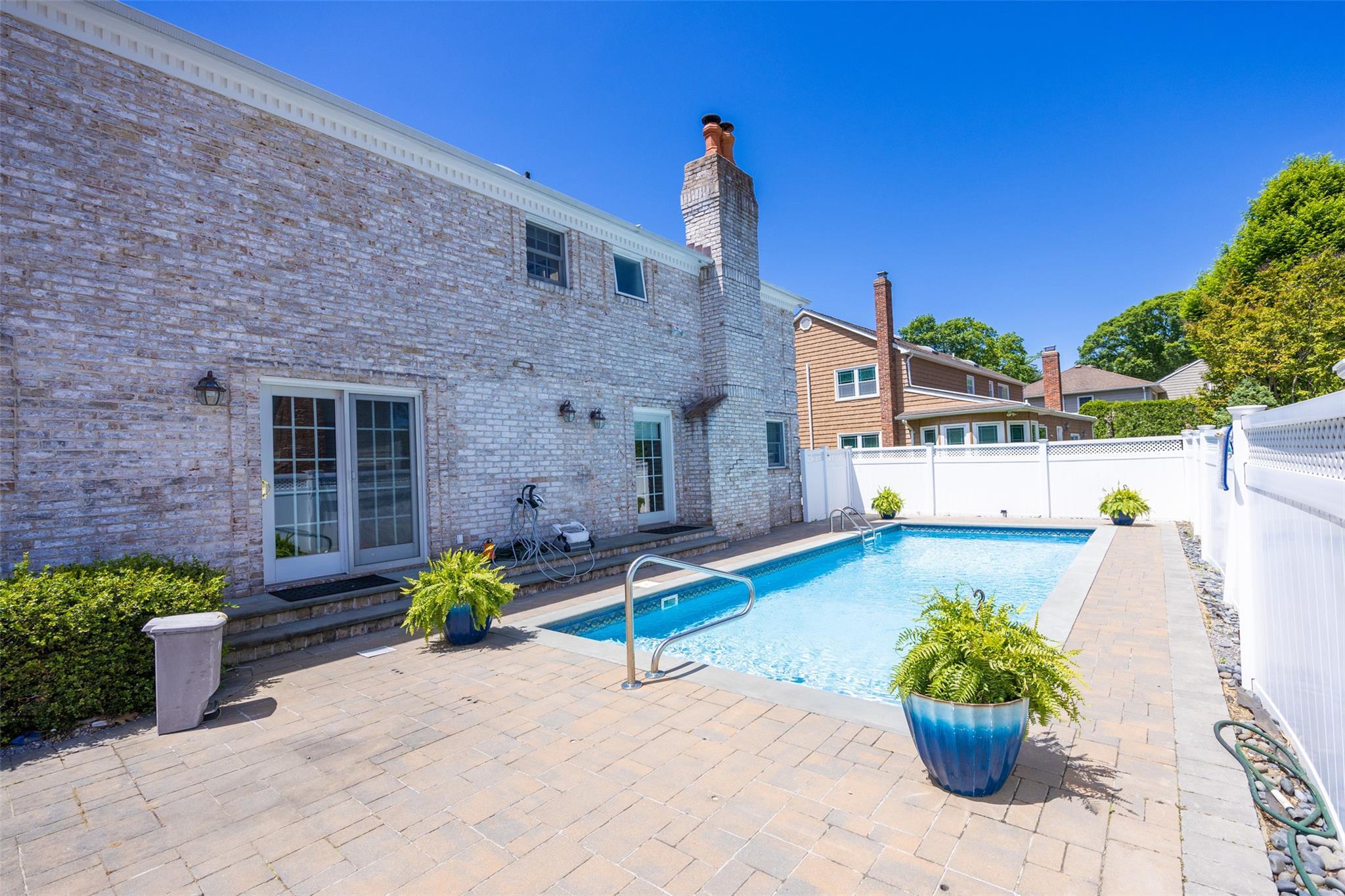Single Family Knoll  Nassau County, NY 11545, MLS-866062-23