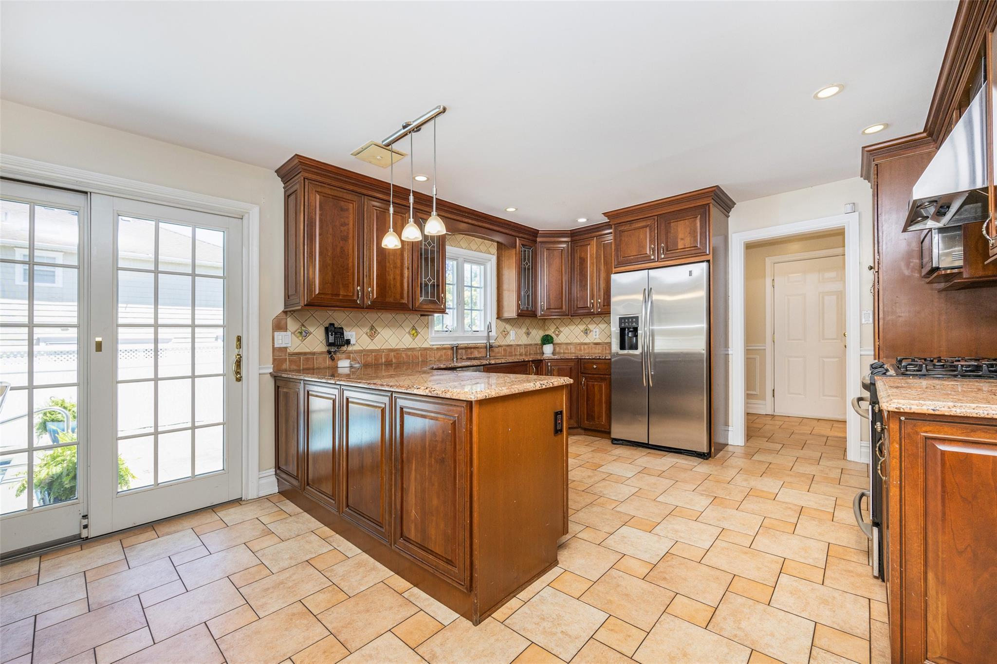 Single Family Knoll  Nassau County, NY 11545, MLS-866062-8