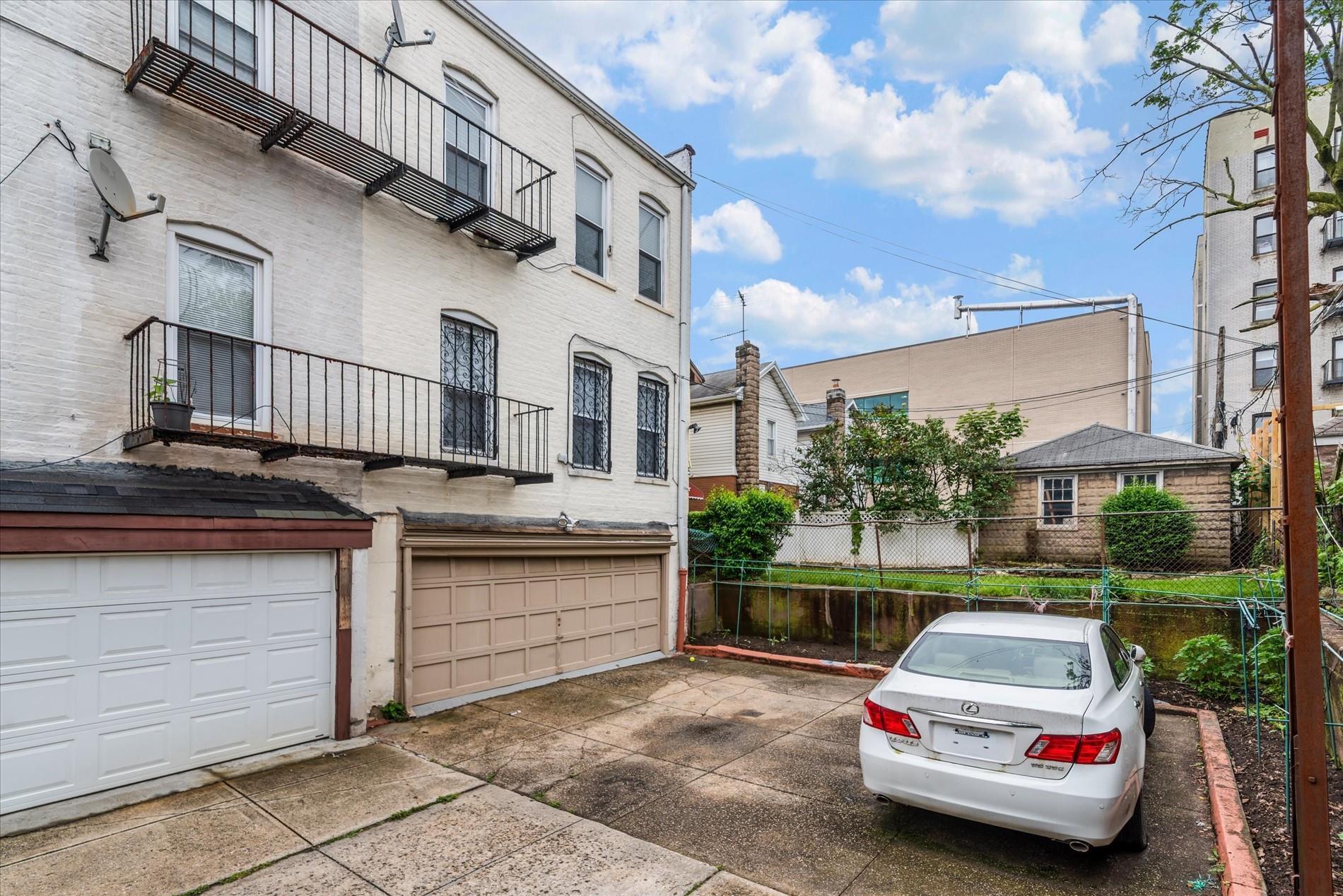 Single Family 35th  Brooklyn, NY 11210, MLS-866076-3
