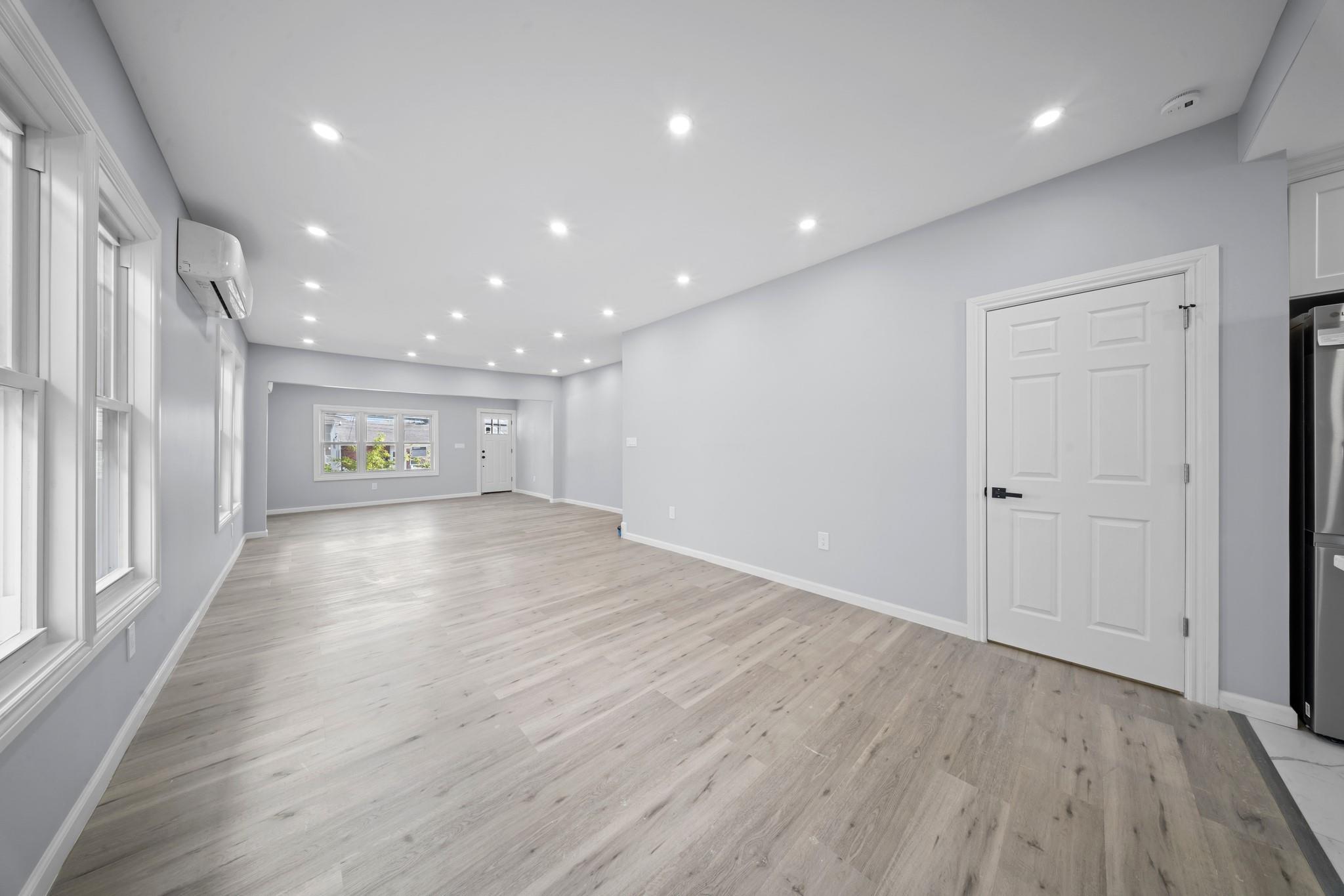 Single Family Almeda  Queens, NY 11692, MLS-866077-9