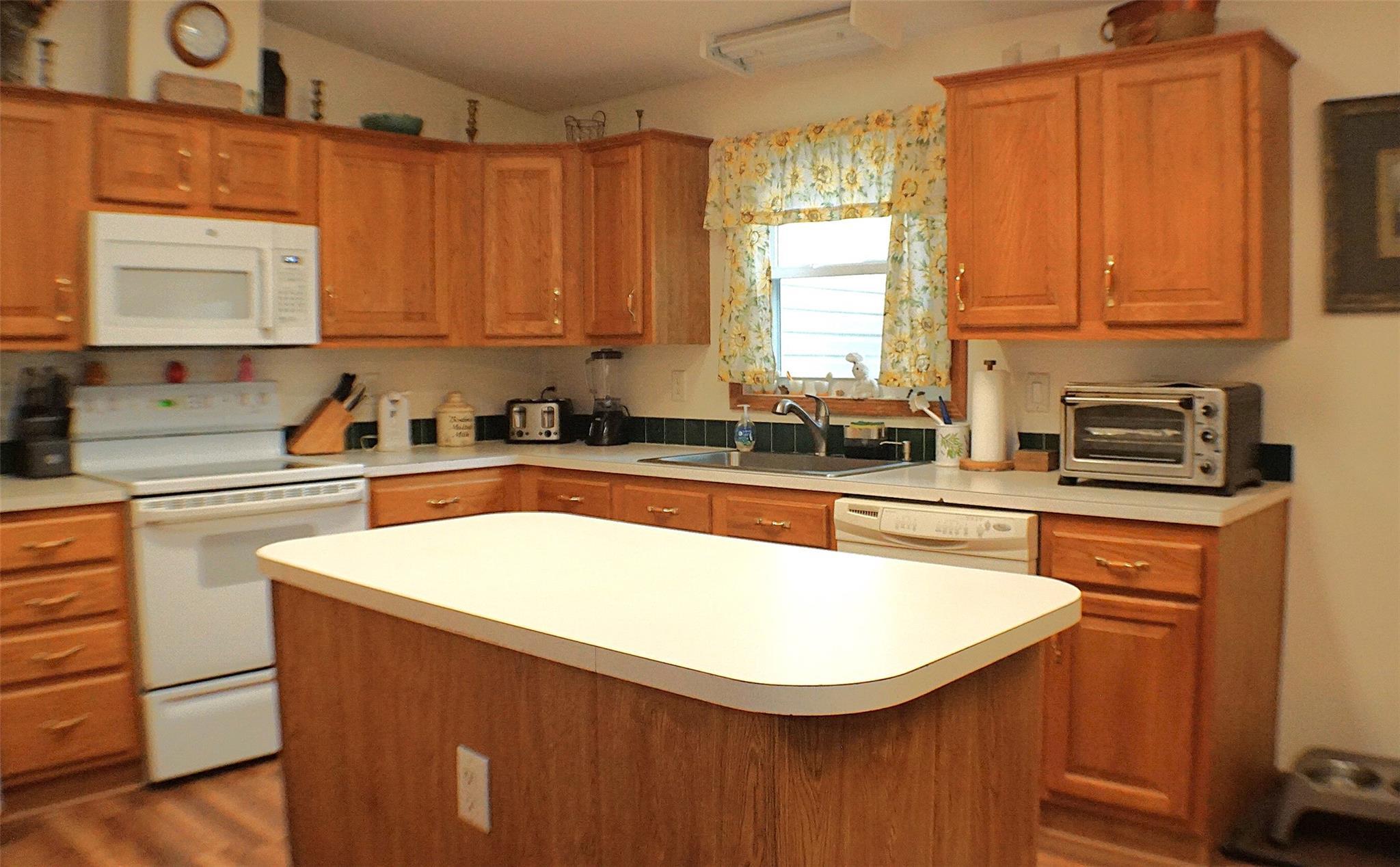 Single Family Saunders  Ulster County, NY 12489, MLS-866106-16