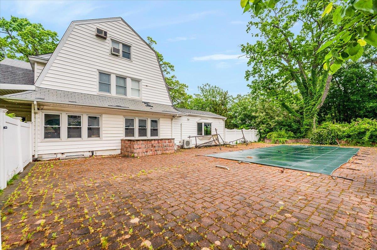 Single Family Linden  Nassau County, NY 11598, MLS-866122-24