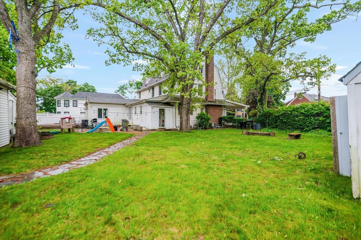 Single Family Linden  Nassau County, NY 11598, MLS-866122-29