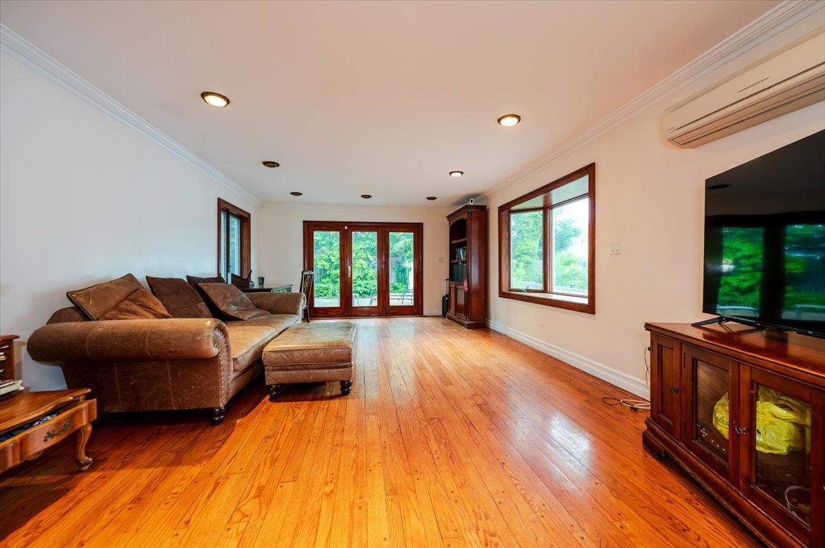 Single Family Linden  Nassau County, NY 11598, MLS-866122-7