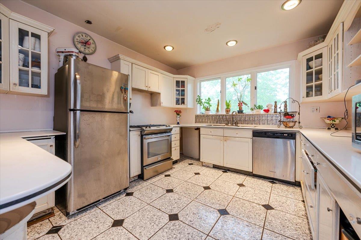 Single Family Linden  Nassau County, NY 11598, MLS-866122-9