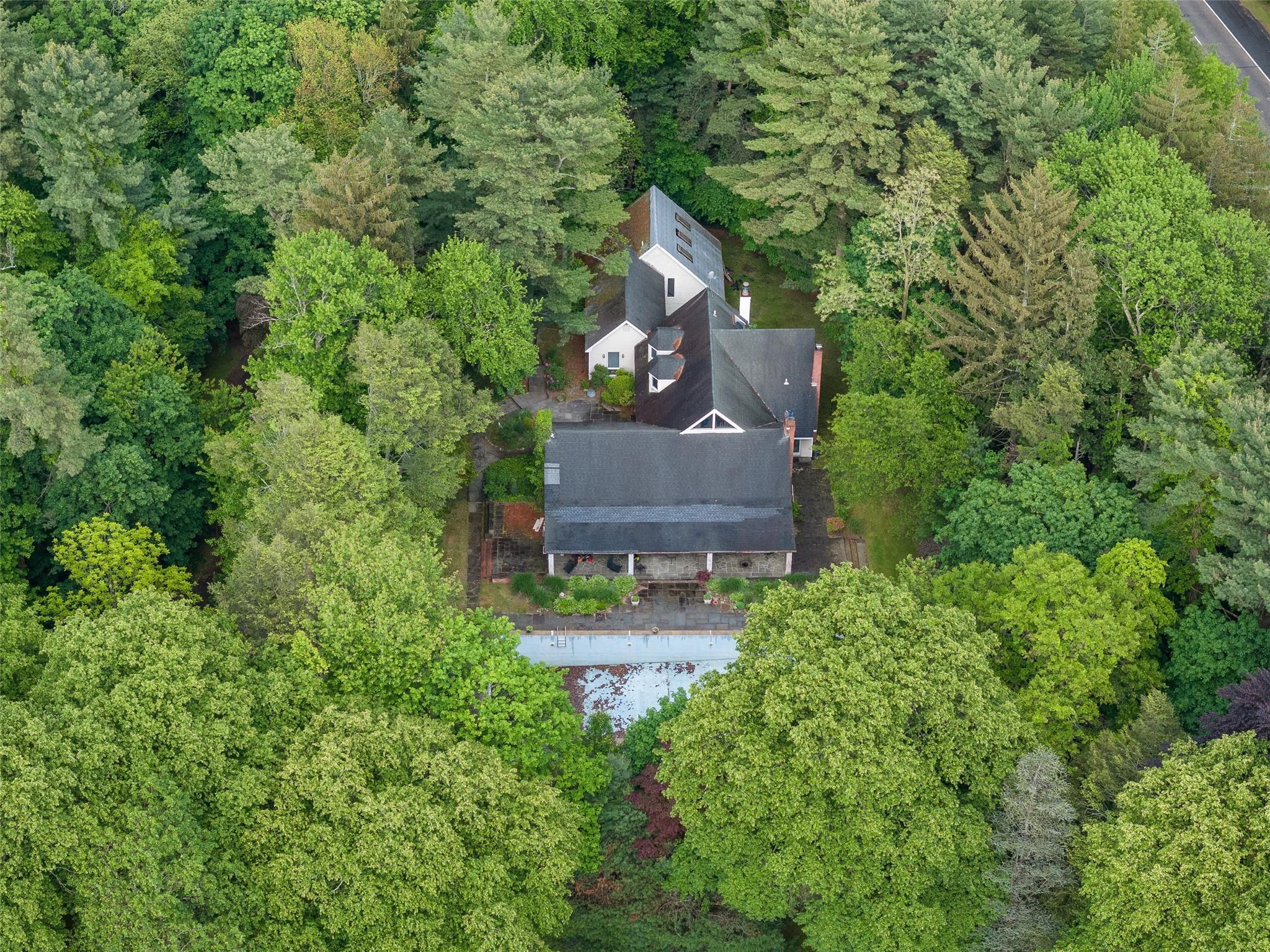 Single Family Woodstock  Nassau County, NY 11771, MLS-866177-10