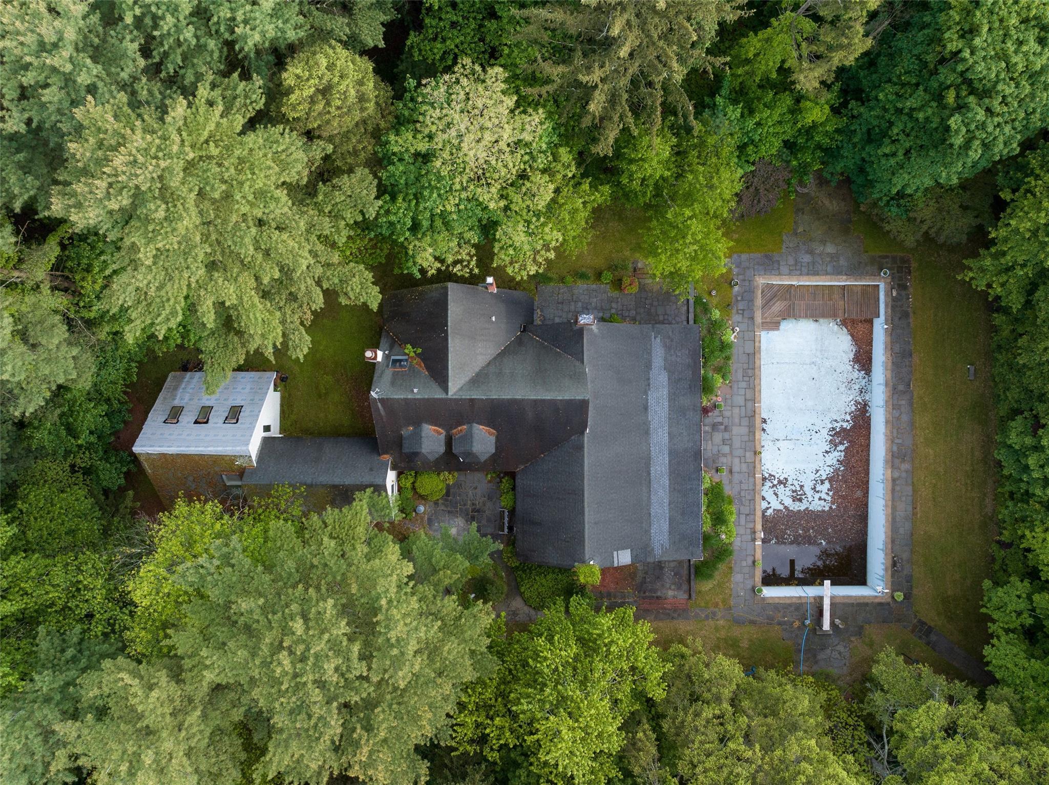 Single Family Woodstock  Nassau County, NY 11771, MLS-866177-8