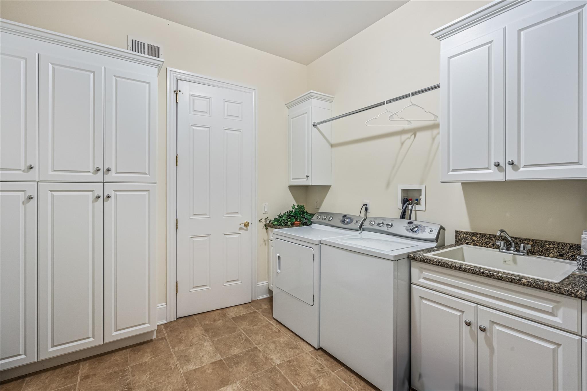Single Family Westgate Rd  Nassau County, NY 11791, MLS-866193-43