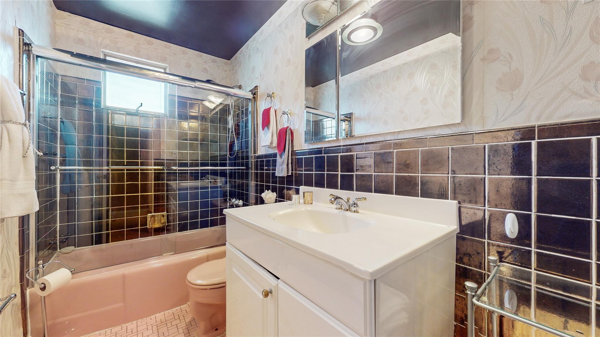 Single Family Redfield Street  Queens, NY 11362, MLS-866199-17