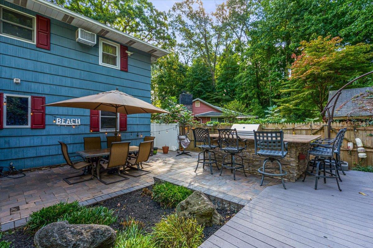 Single Family Upland  Suffolk County, NY 11731, MLS-866202-25