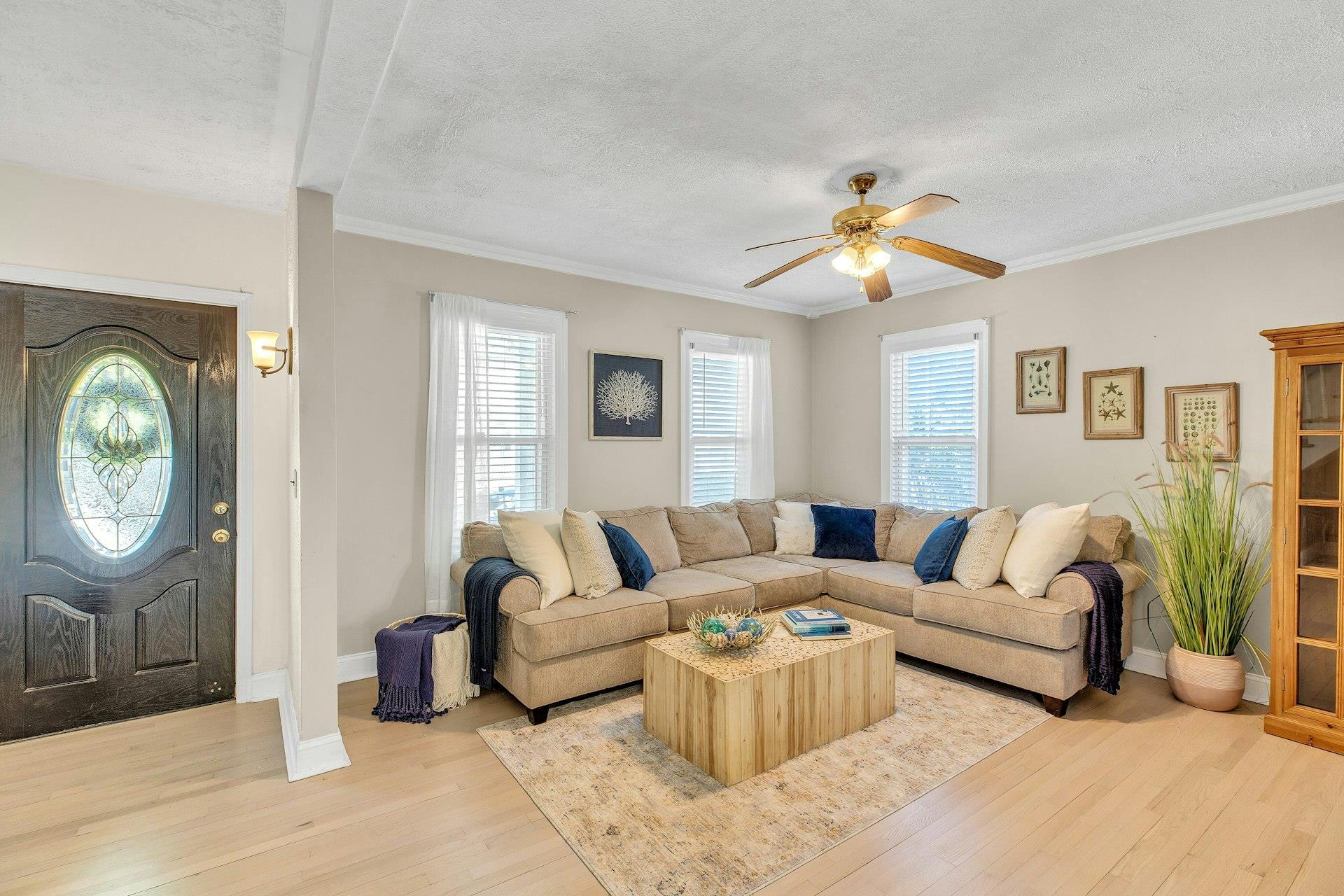 Single Family 5th  Suffolk County, NY 11944, MLS-866253-7