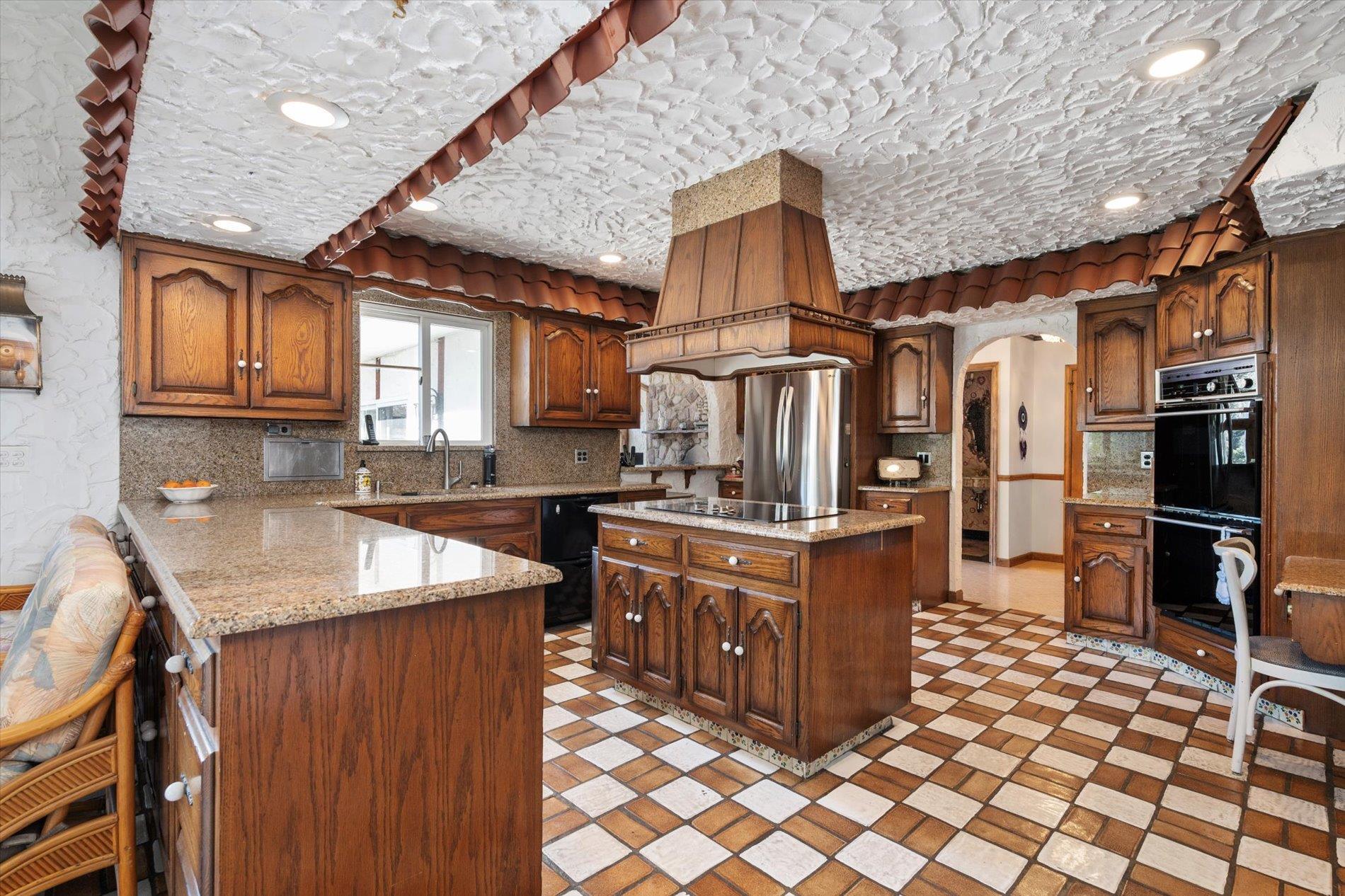 Single Family Plaka  Nassau County, NY 11545, MLS-866257-9