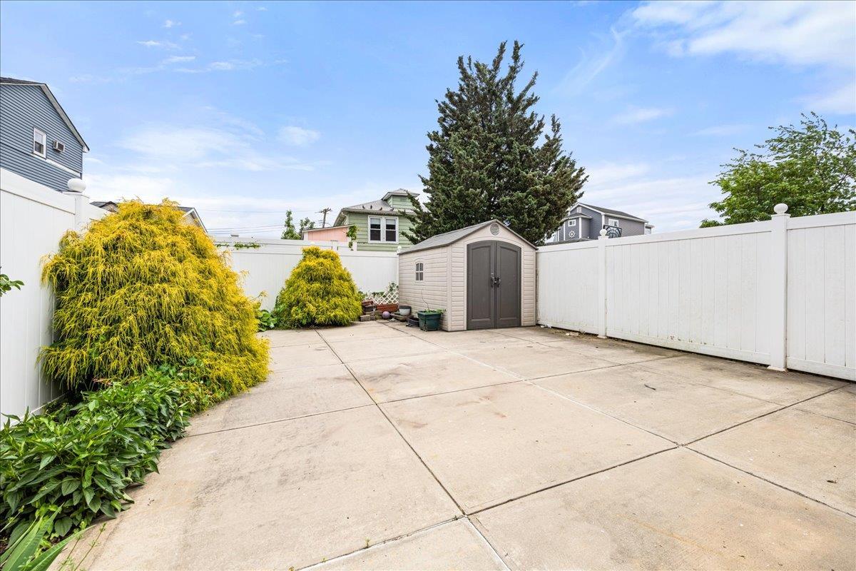 Single Family Cross Bay  Queens, NY 11693, MLS-866264-13