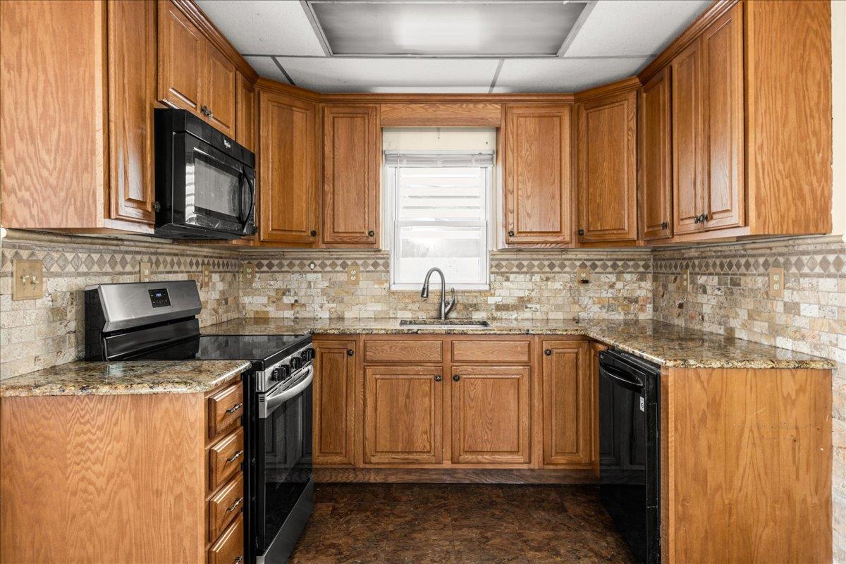 Single Family Cross Bay  Queens, NY 11693, MLS-866264-4