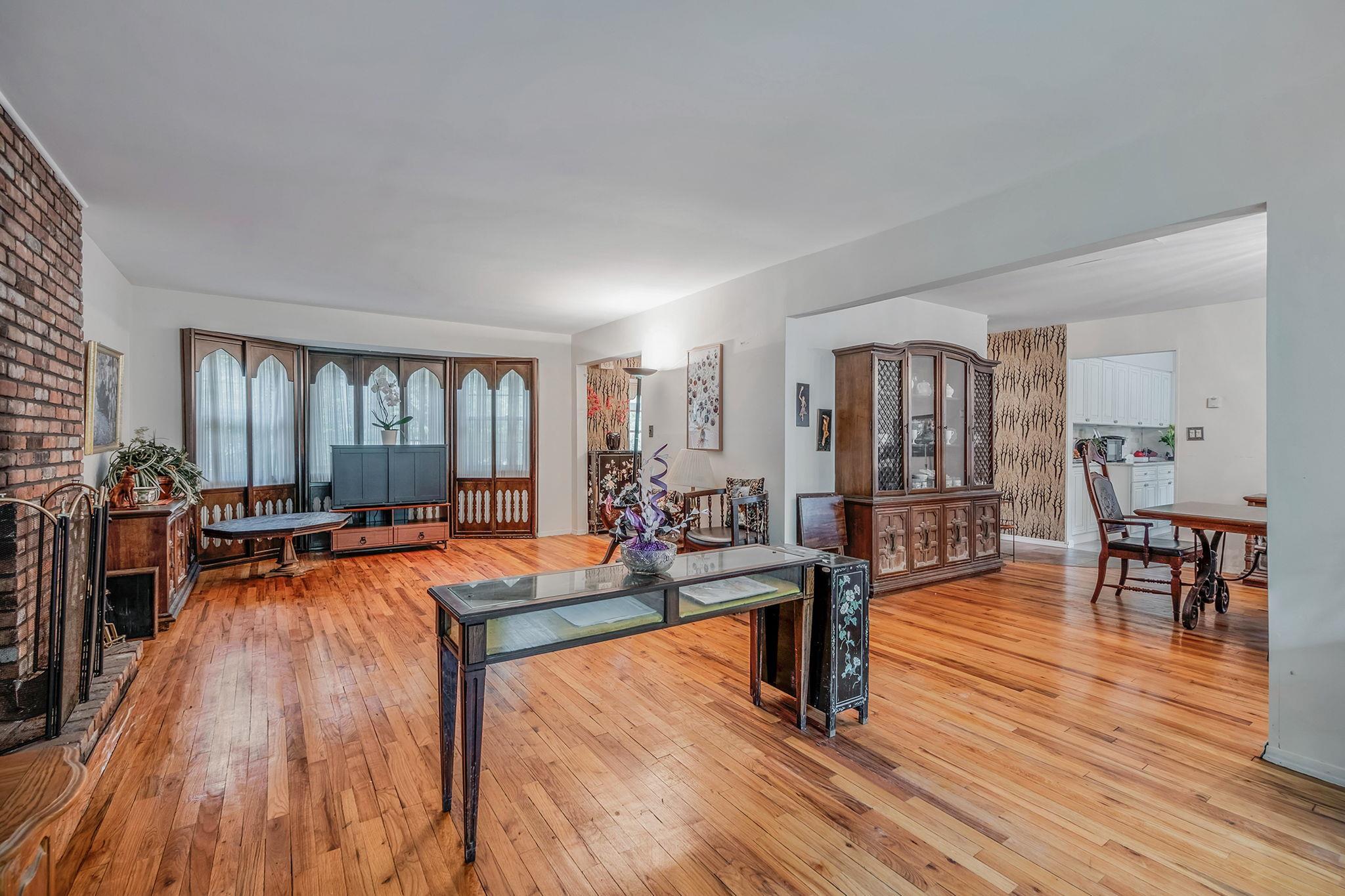 Single Family Village Hill  Suffolk County, NY 11746, MLS-866269-10