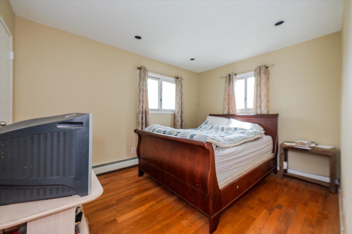 Single Family Waukena  Nassau County, NY 11572, MLS-866309-8