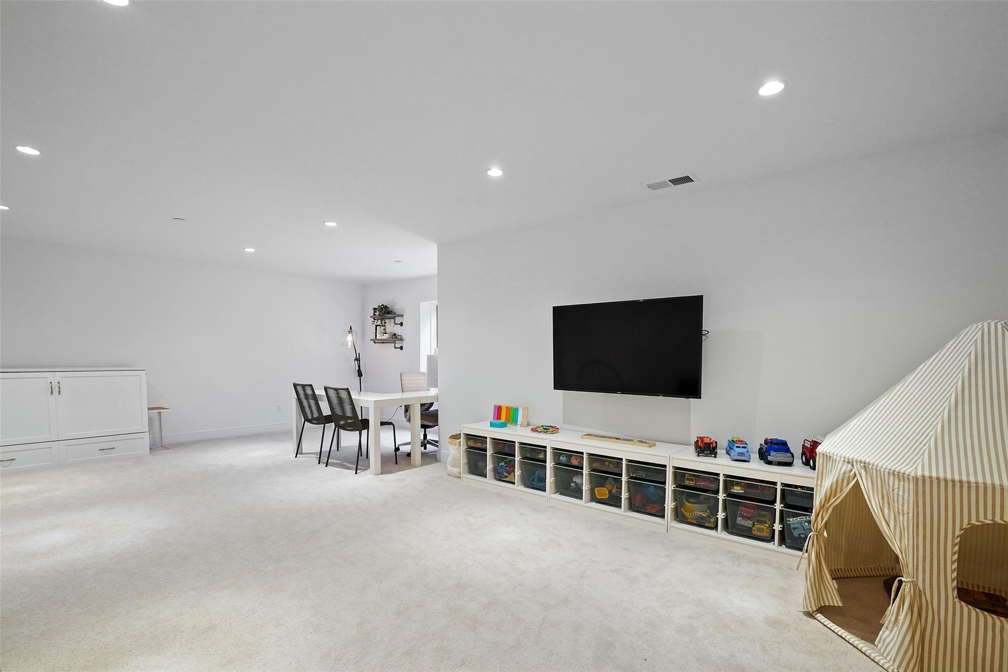 Single Family Rose  Westchester County, NY 10573, MLS-866316-25