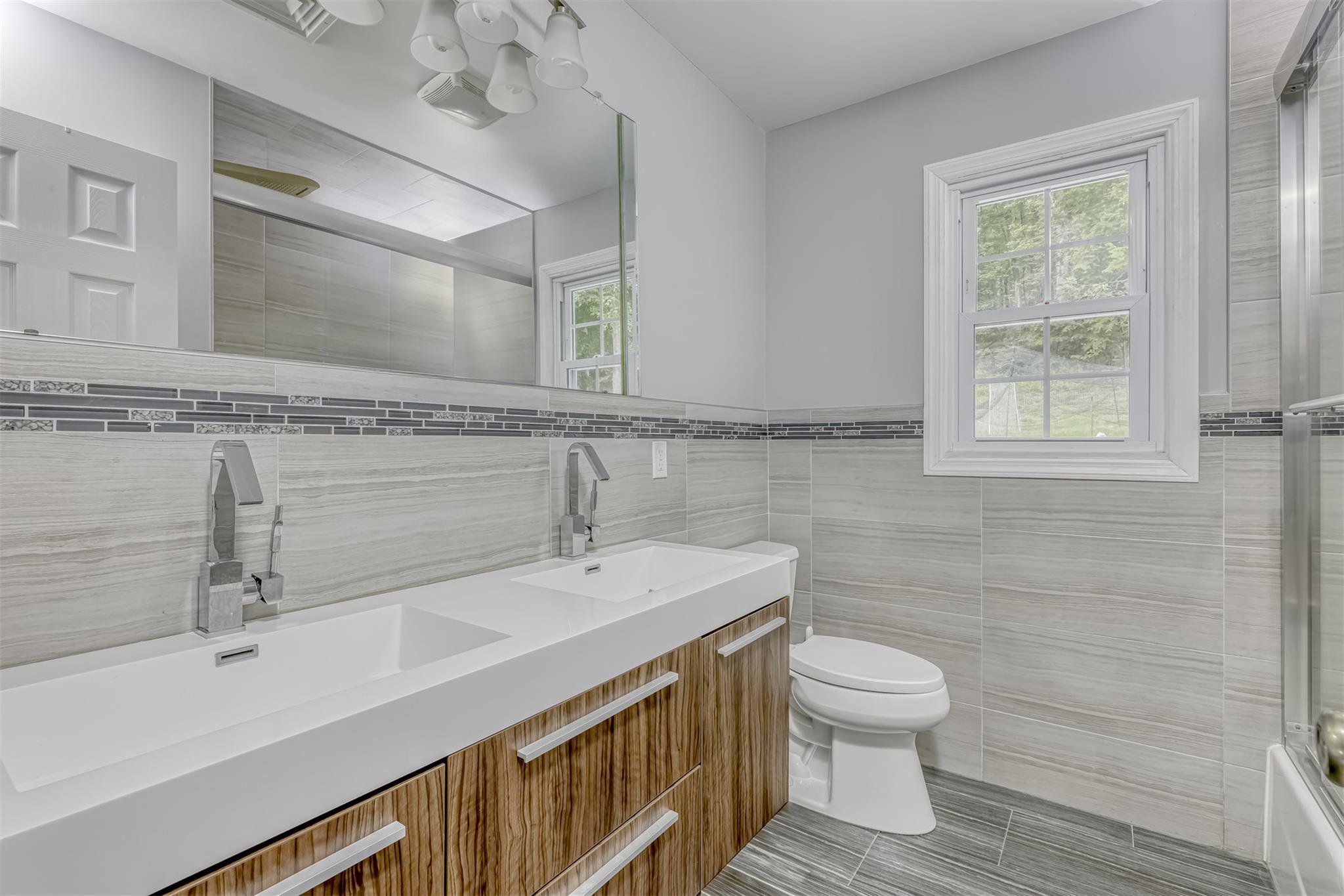 Single Family Gate  Rockland County, NY 10901, MLS-866318-15