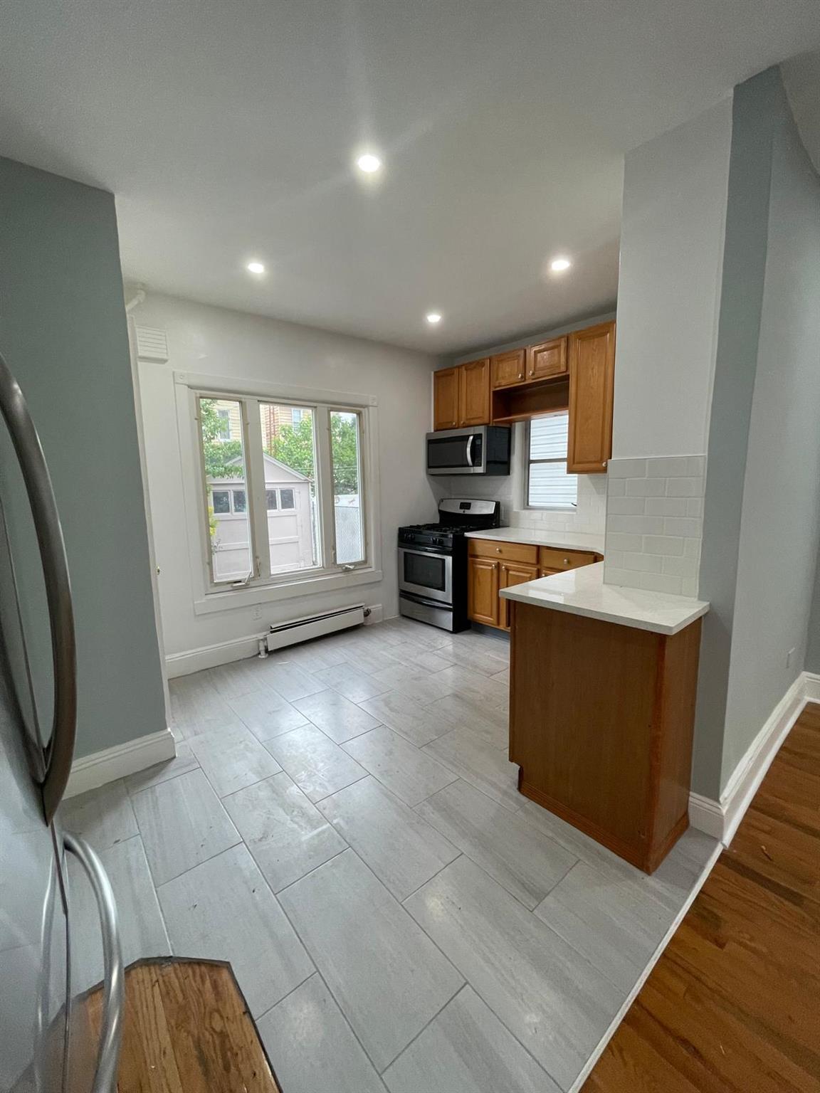 Single Family 71  Queens, NY 11385, MLS-866324-3