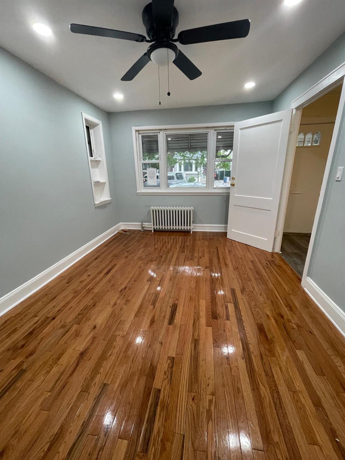 Single Family 71  Queens, NY 11385, MLS-866324-36