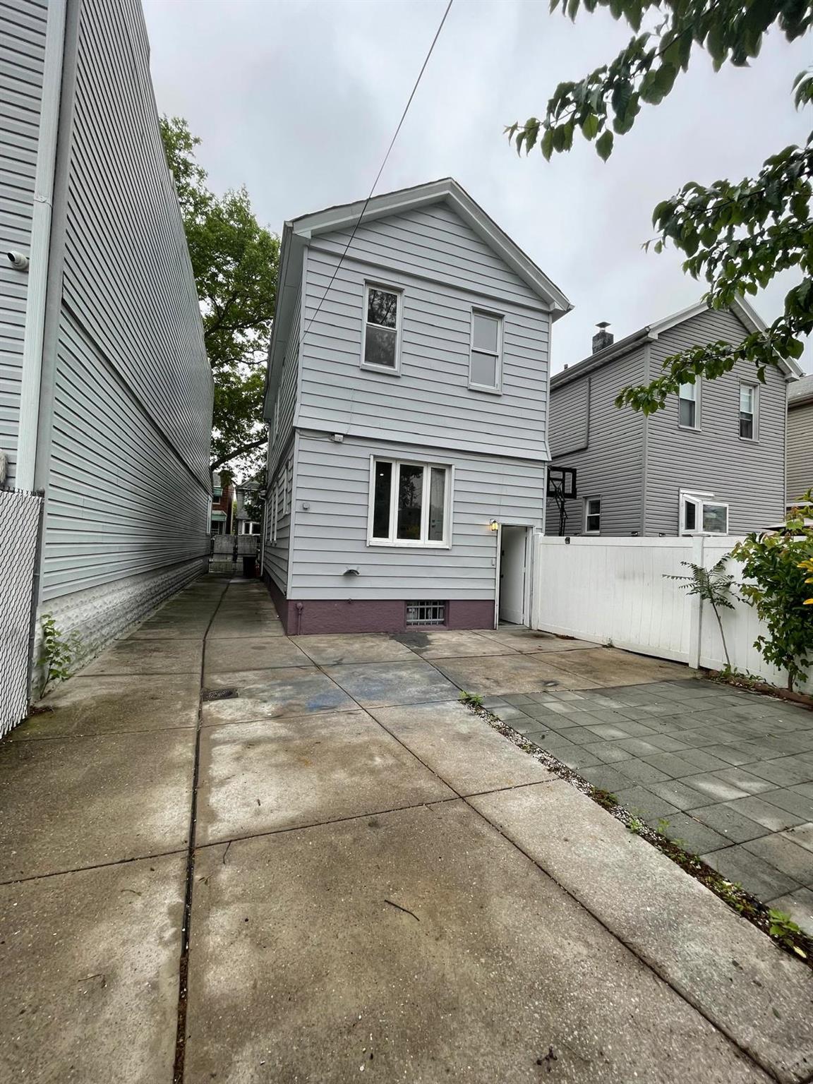 Single Family 71  Queens, NY 11385, MLS-866324-7
