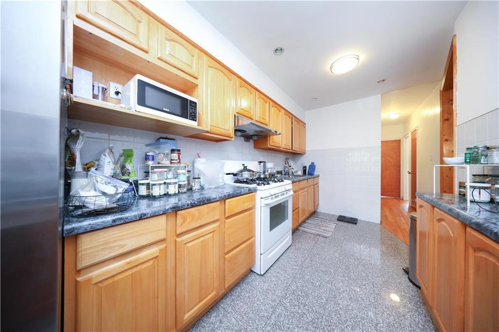 Single Family 29th  Brooklyn, NY 11229, MLS-866333-3