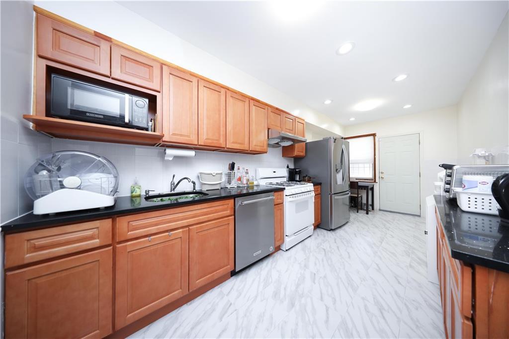 Single Family 29th  Brooklyn, NY 11229, MLS-866333-5