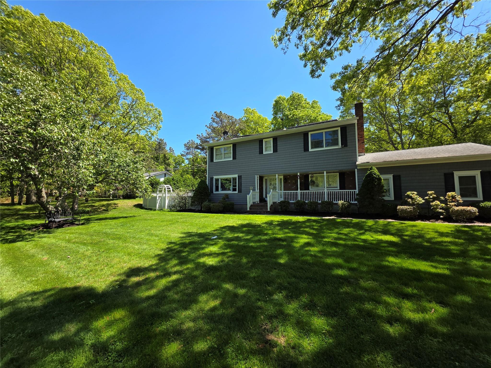 Single Family Anchor  Suffolk County, NY 11901, MLS-866359-3