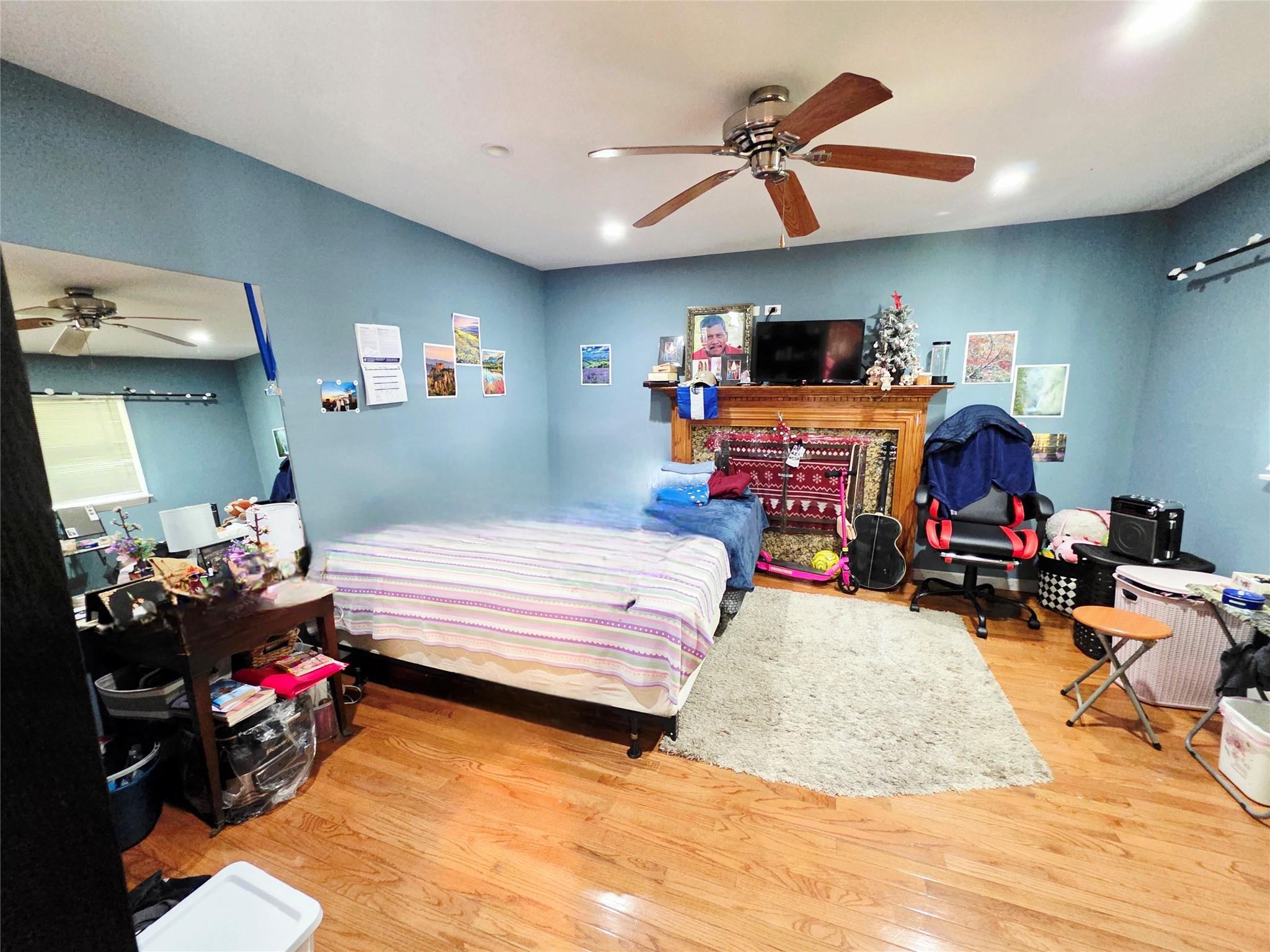 Single Family Anchor  Suffolk County, NY 11901, MLS-866359-33