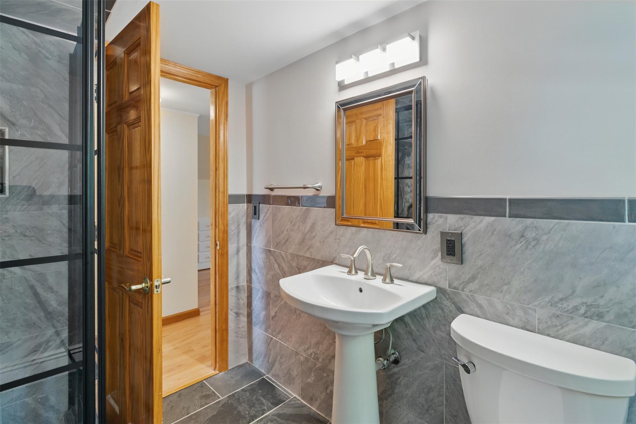 Single Family Huguenot  Ulster County, NY 12486, MLS-866387-24
