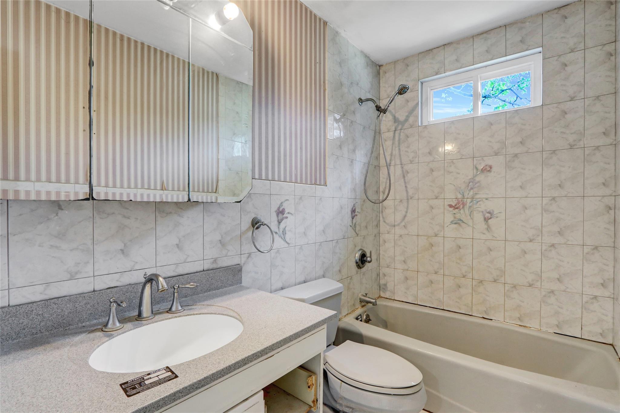 Single Family Audwin  Suffolk County, NY 11752, MLS-866398-10