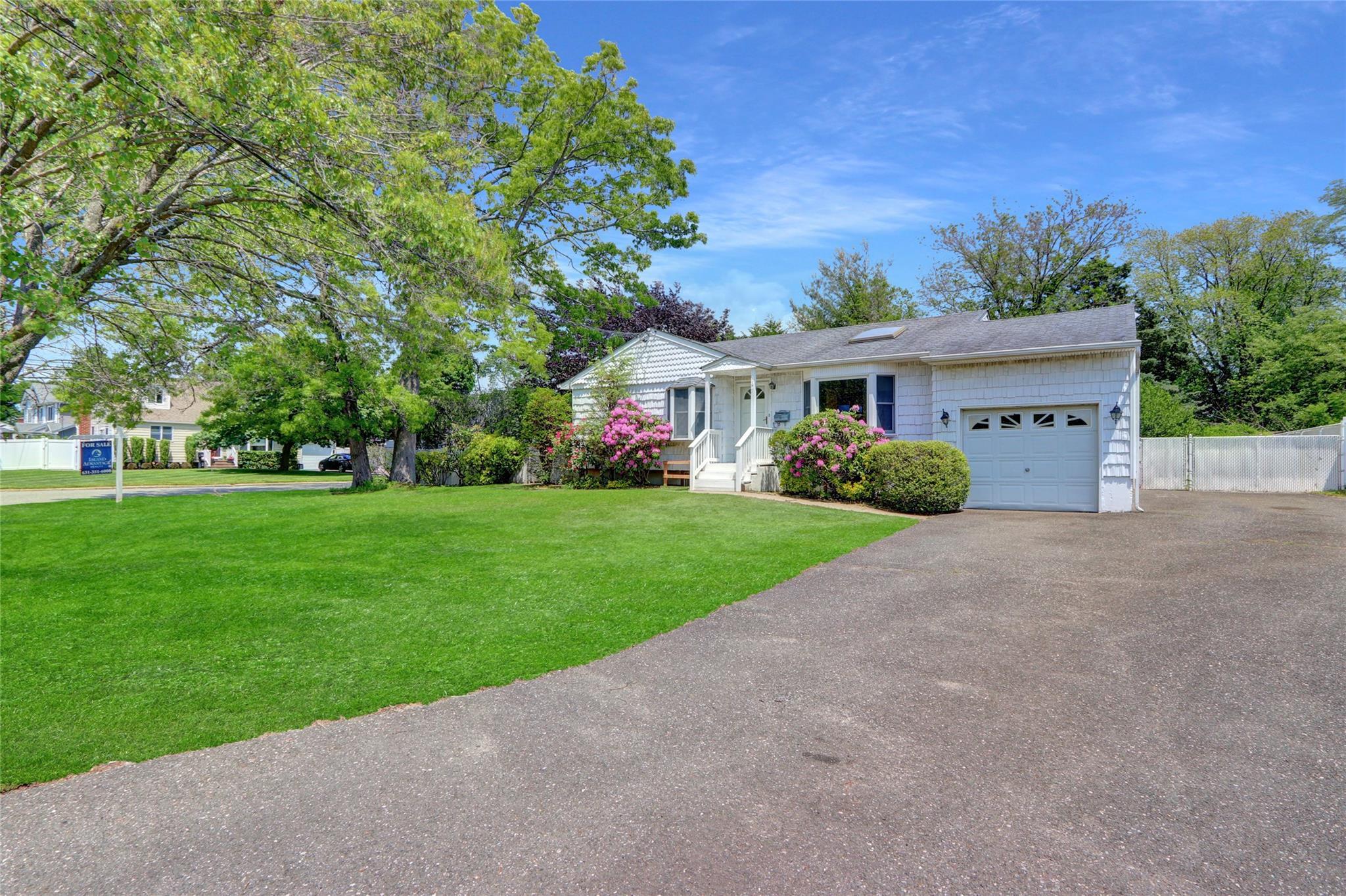 Single Family Audwin  Suffolk County, NY 11752, MLS-866398-2