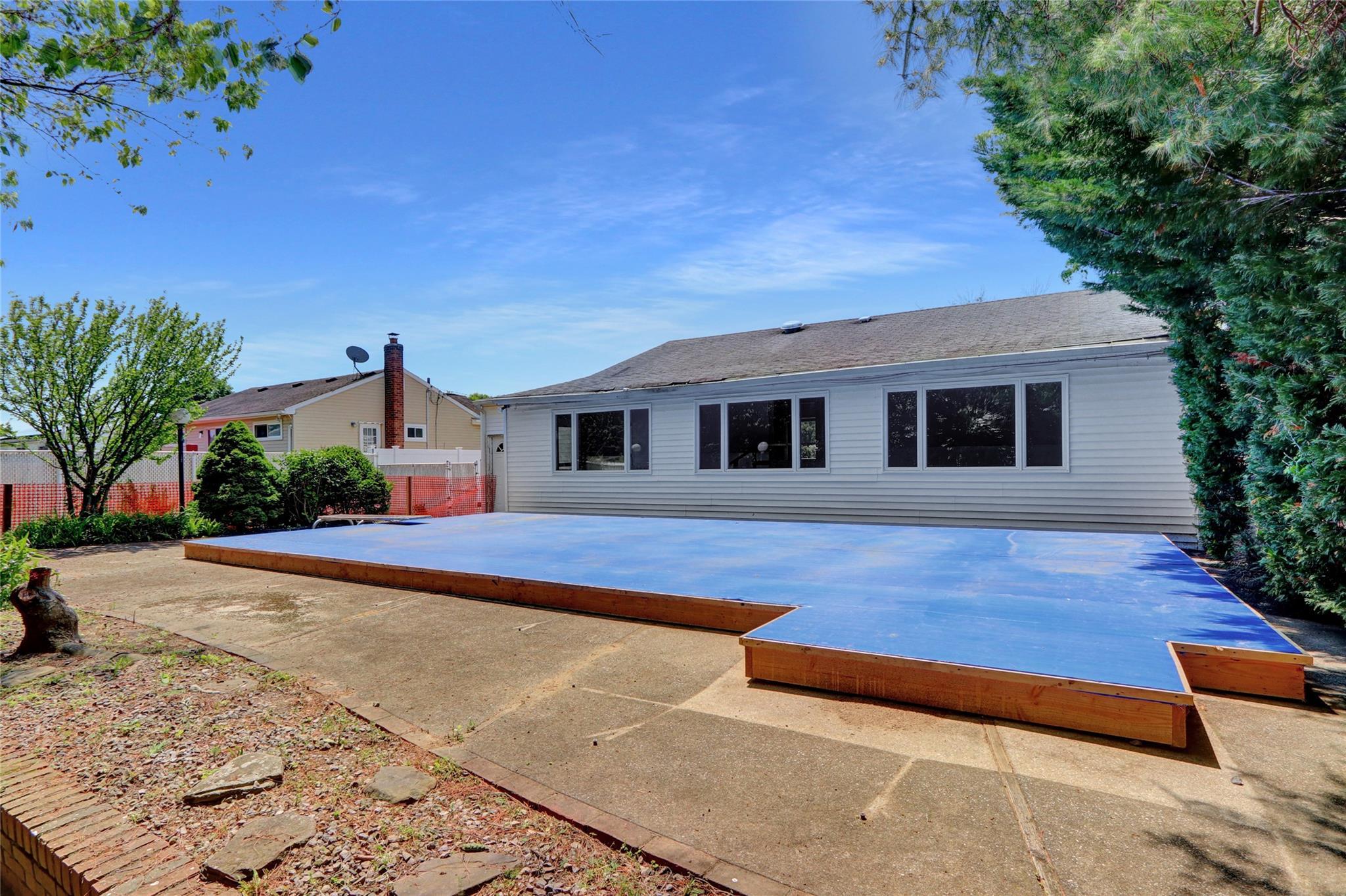 Single Family Audwin  Suffolk County, NY 11752, MLS-866398-21
