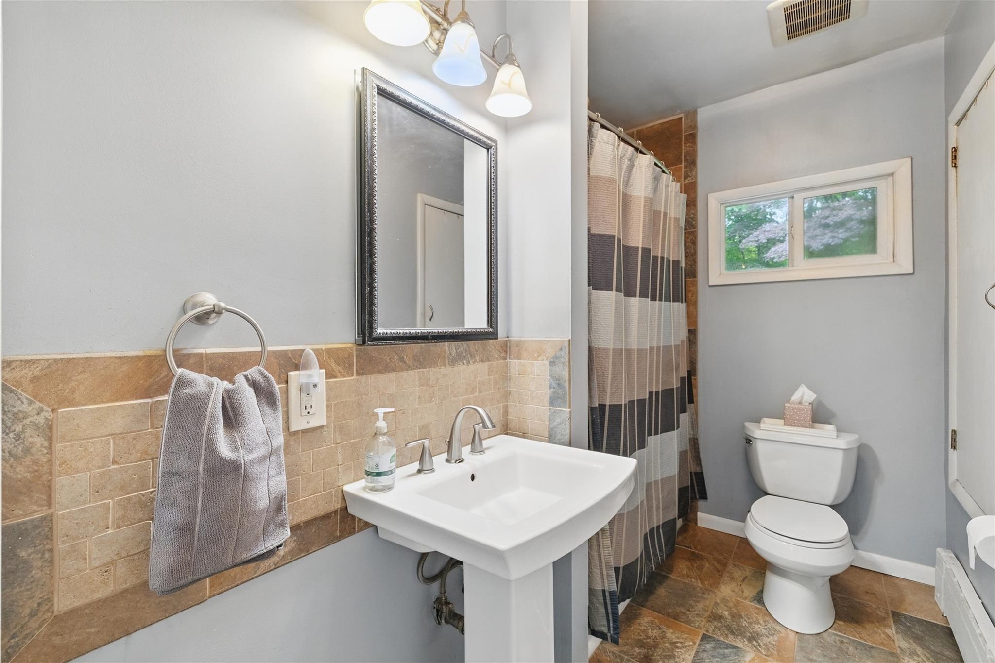 Single Family East  Orange County, NY 12586, MLS-866399-30
