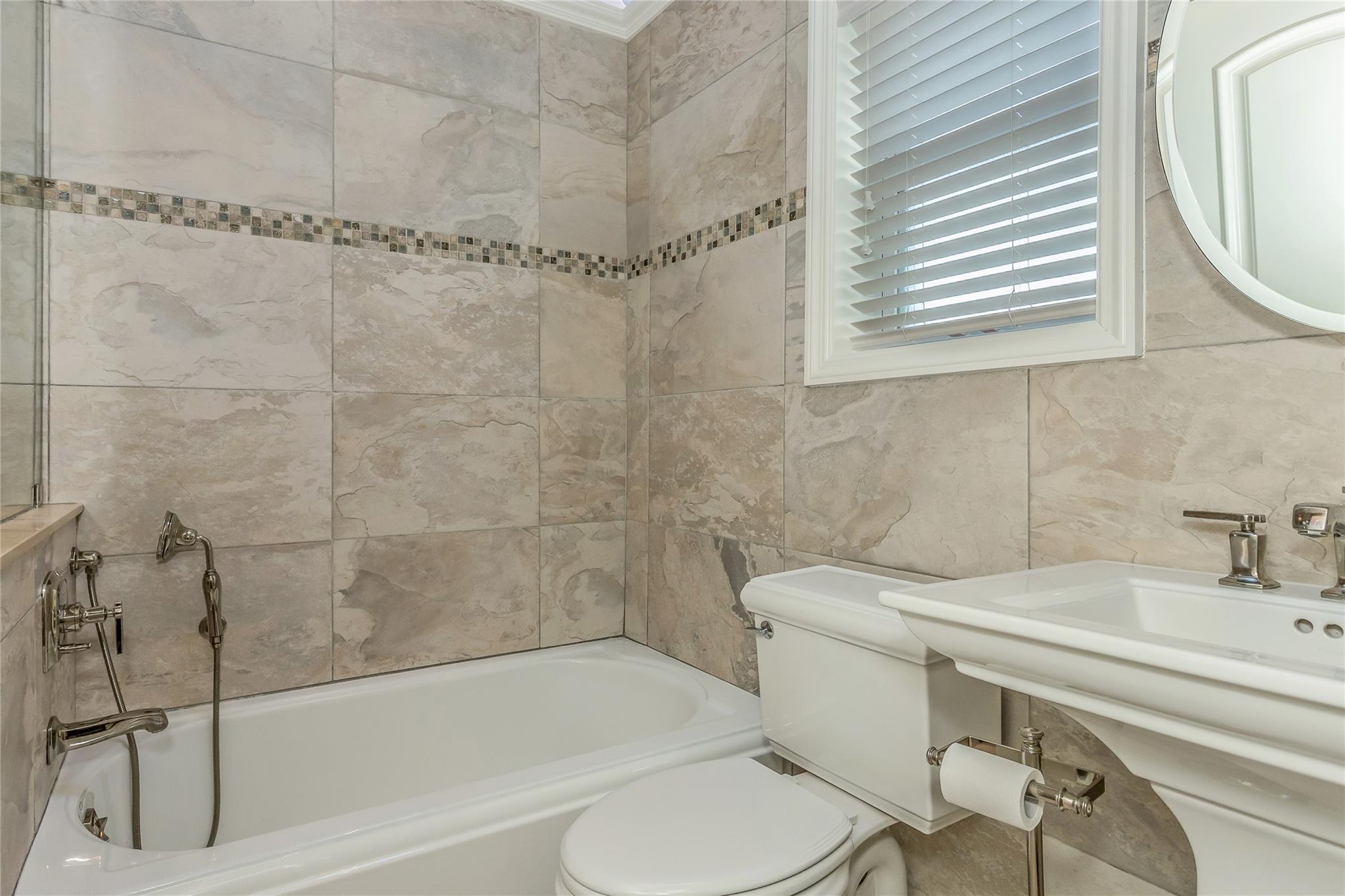 Single Family 9th  Queens, NY 11357, MLS-866402-22