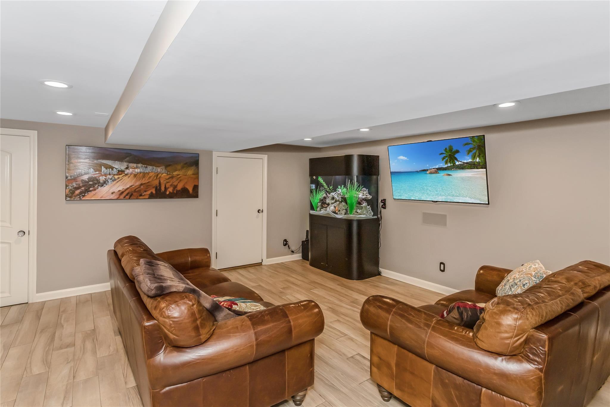 Single Family 9th  Queens, NY 11357, MLS-866402-25
