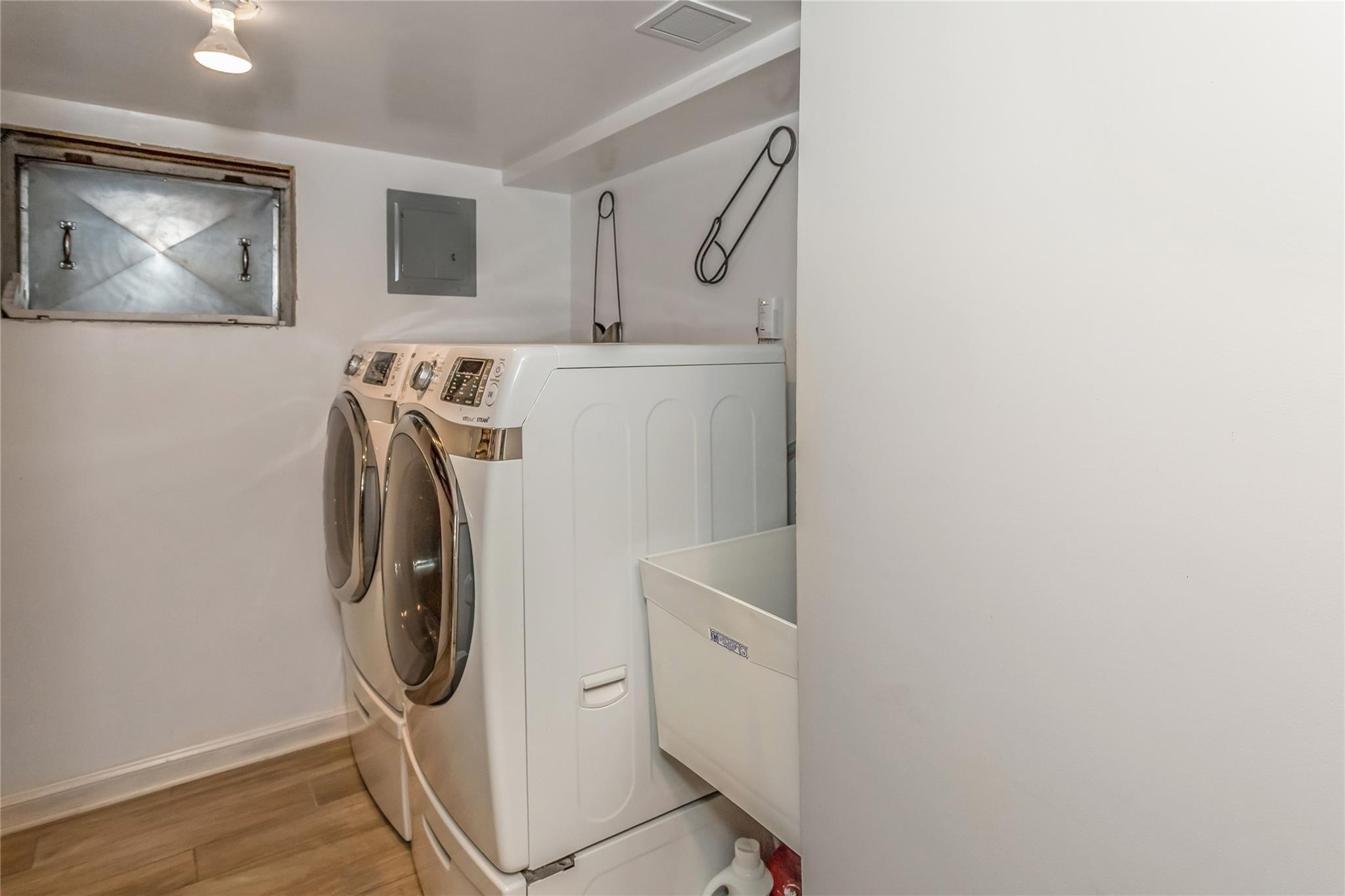 Single Family 9th  Queens, NY 11357, MLS-866402-29