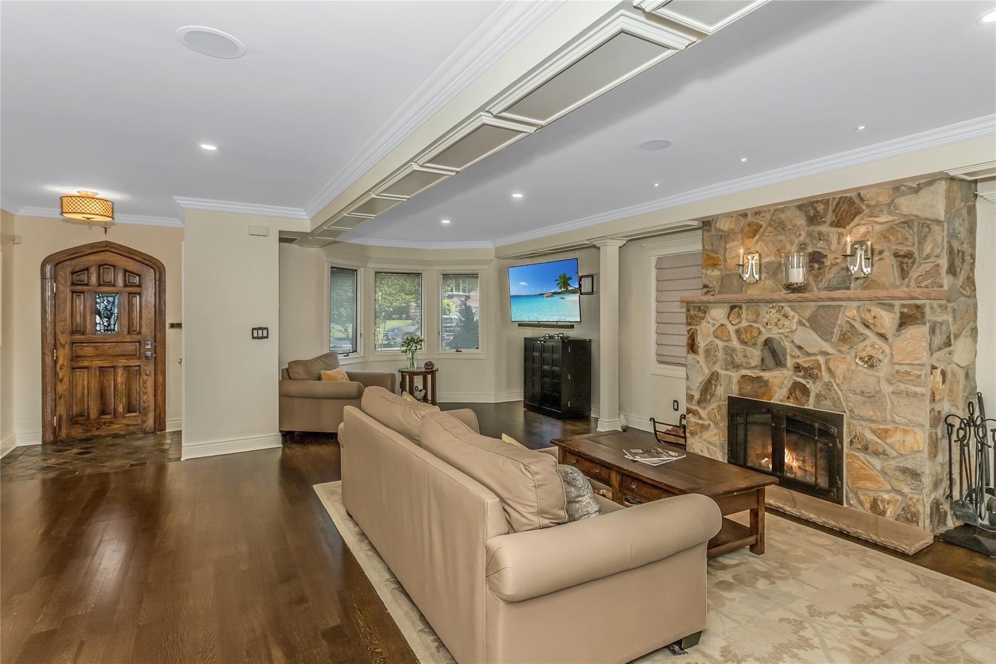 Single Family 9th  Queens, NY 11357, MLS-866402-8