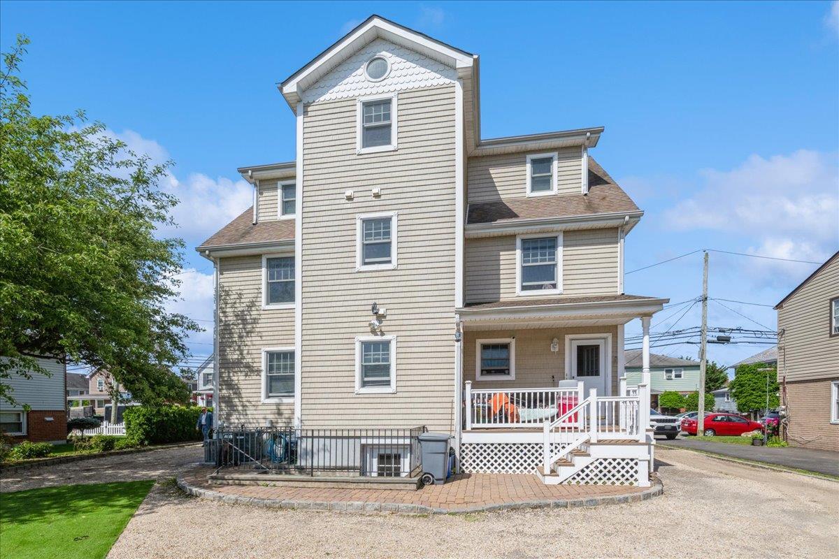 Single Family East Nassau County, NY 11542, MLS-866408-34