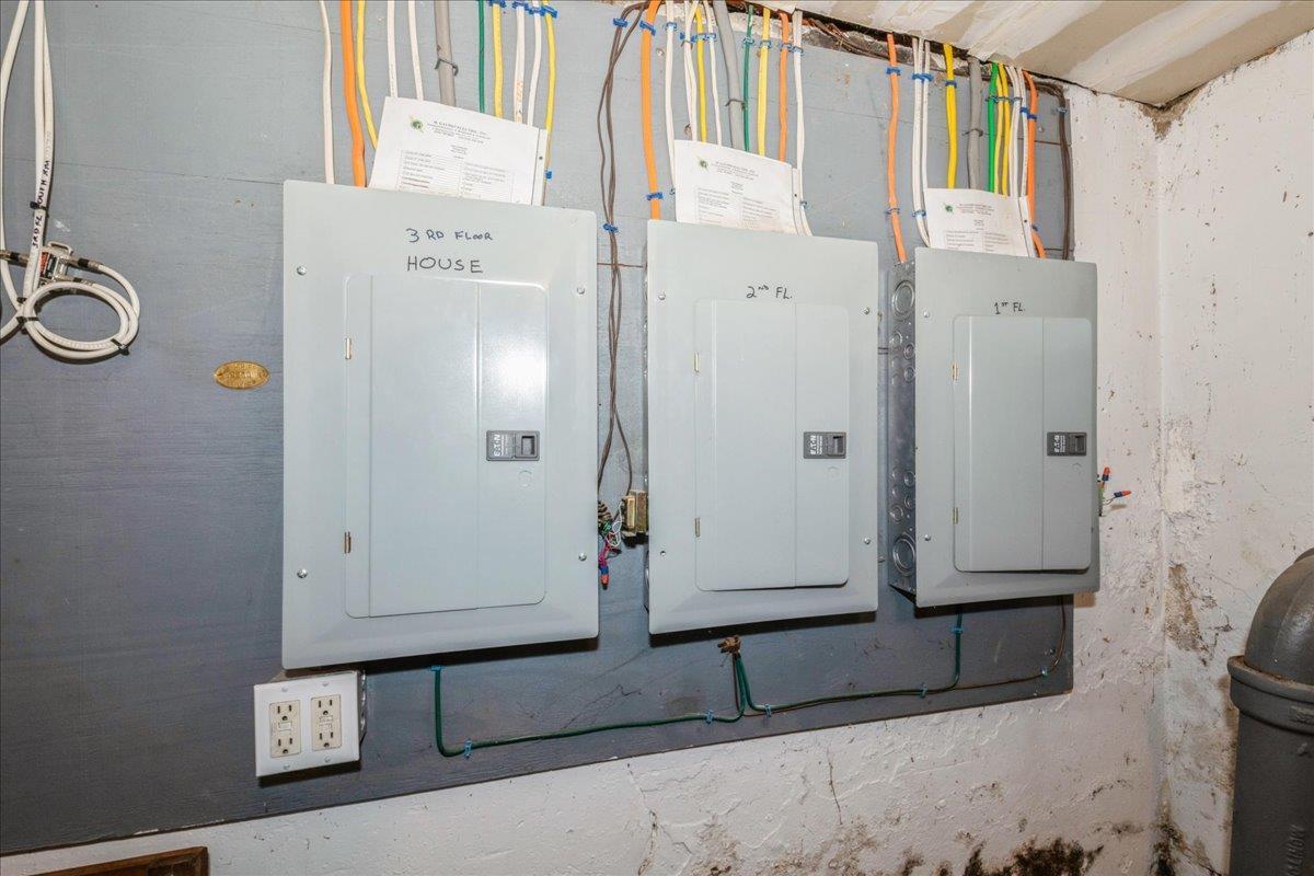 Single Family East Nassau County, NY 11542, MLS-866408-36