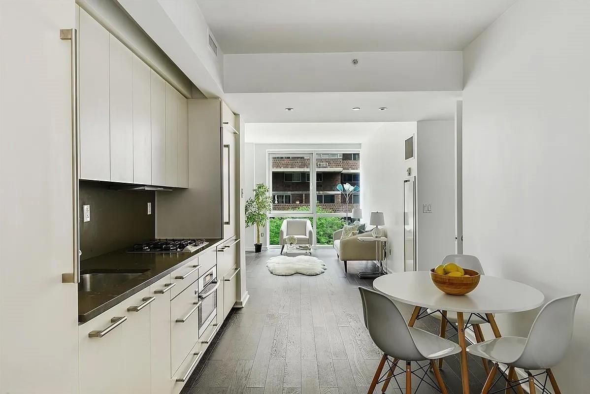 Condo in New York - 23rd  Manhattan, NY 10010