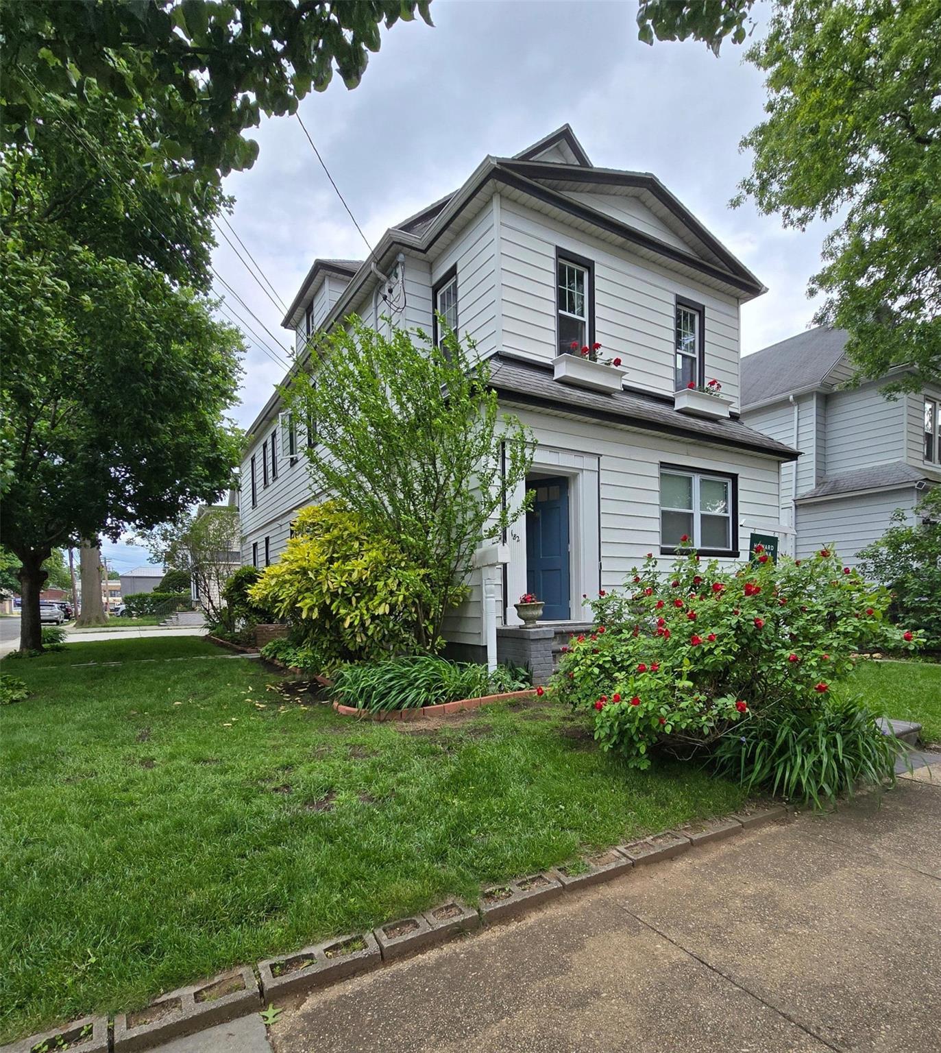Single Family Lowell  Nassau County, NY 11001, MLS-866425-35