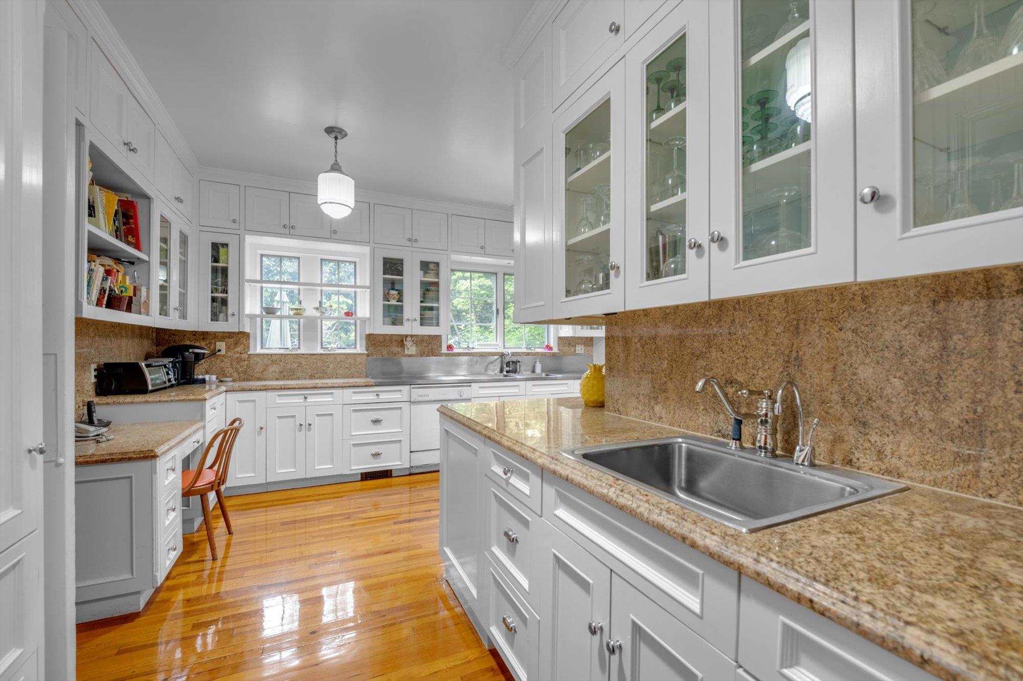 Single Family Clent  Nassau County, NY 11021, MLS-866433-10