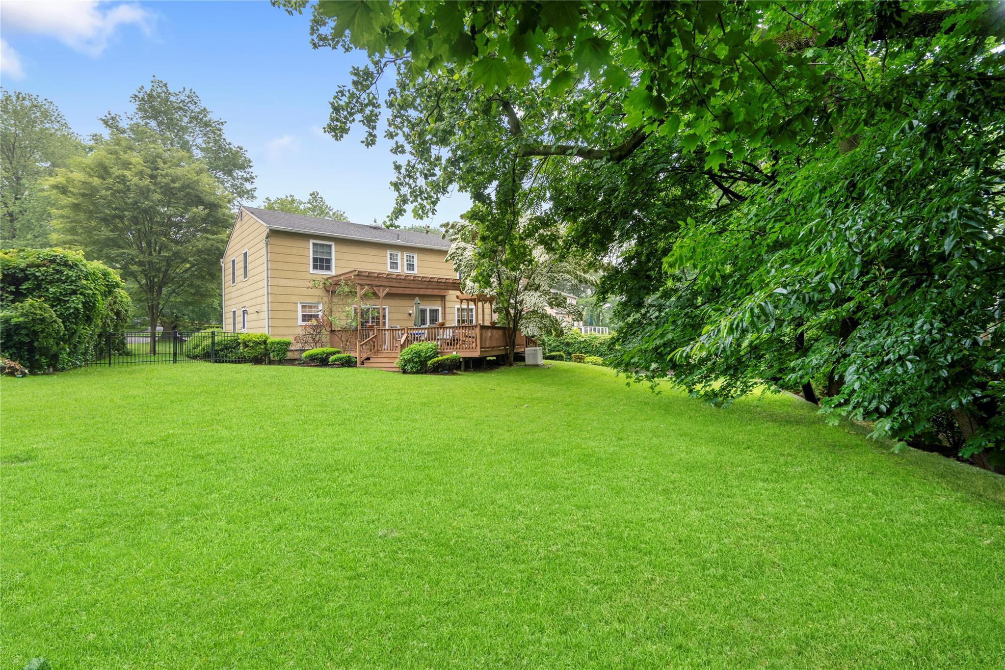 Single Family Homewood  Nassau County, NY 11030, MLS-866454-29