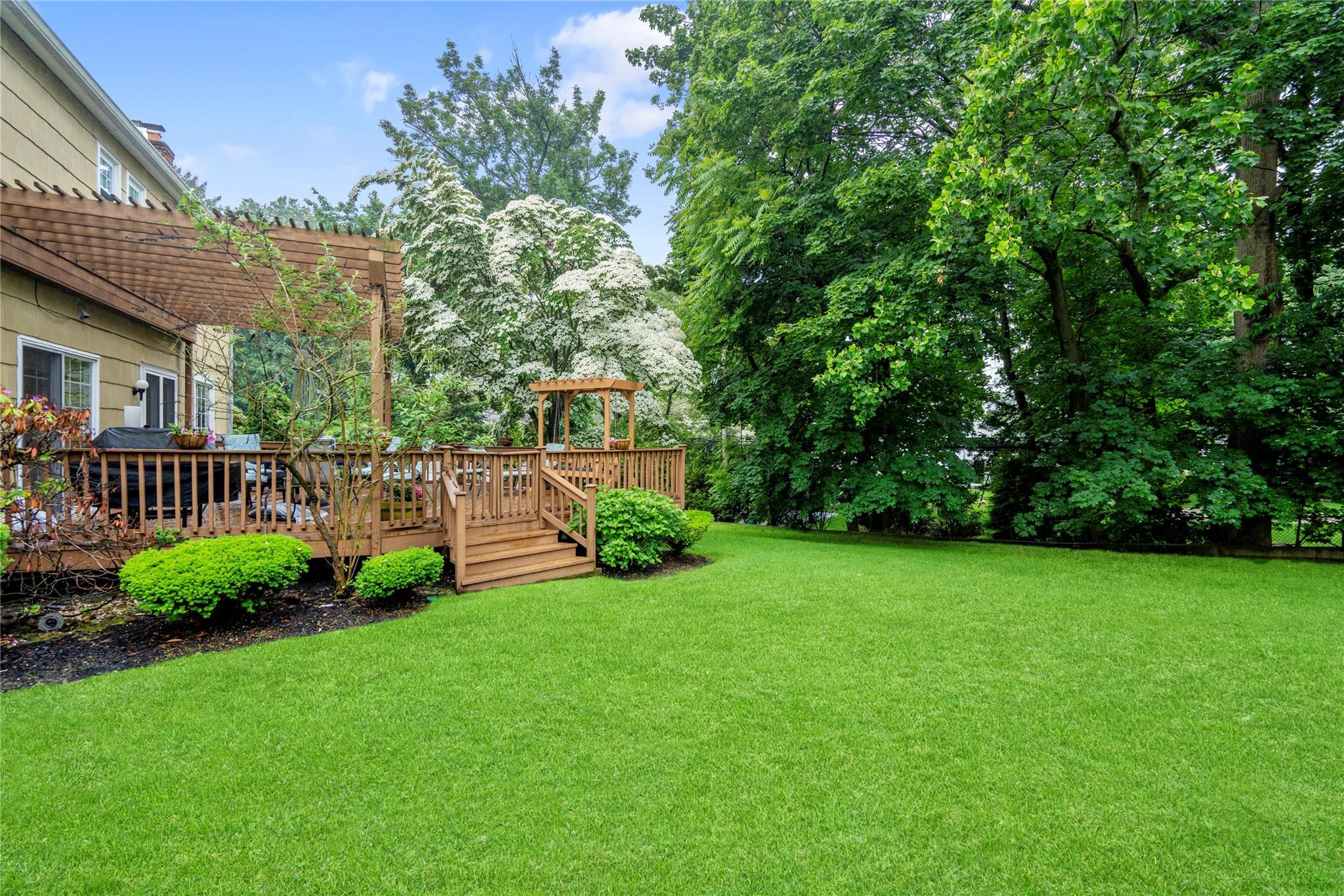 Single Family Homewood  Nassau County, NY 11030, MLS-866454-31