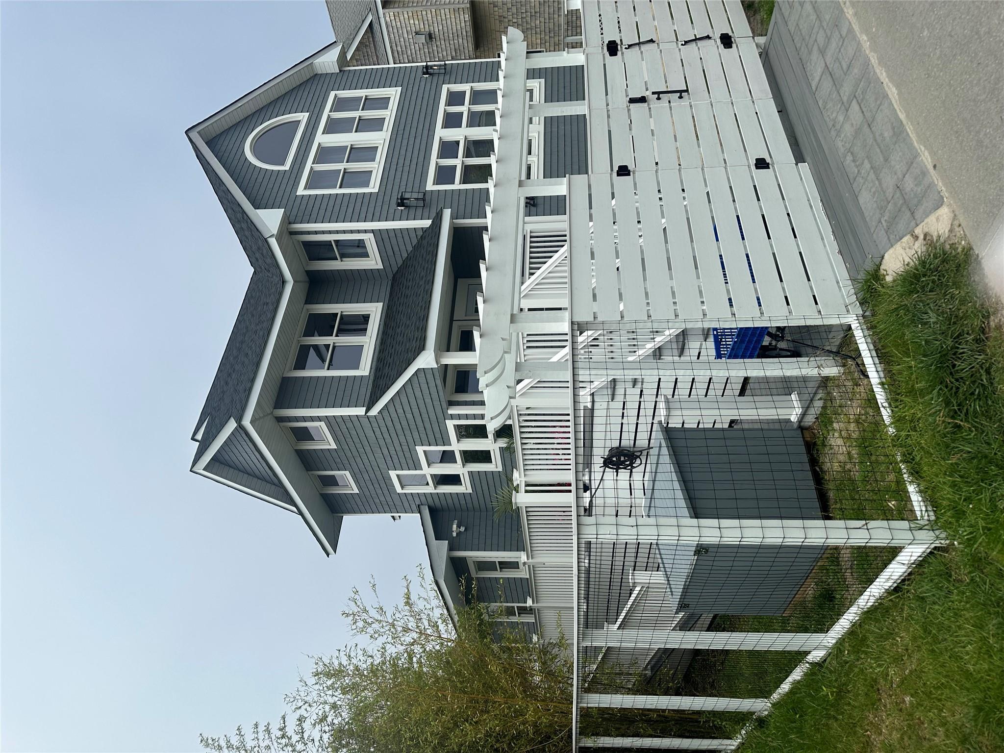 Single Family Bungalow  Suffolk County, NY 11770, MLS-866468-2
