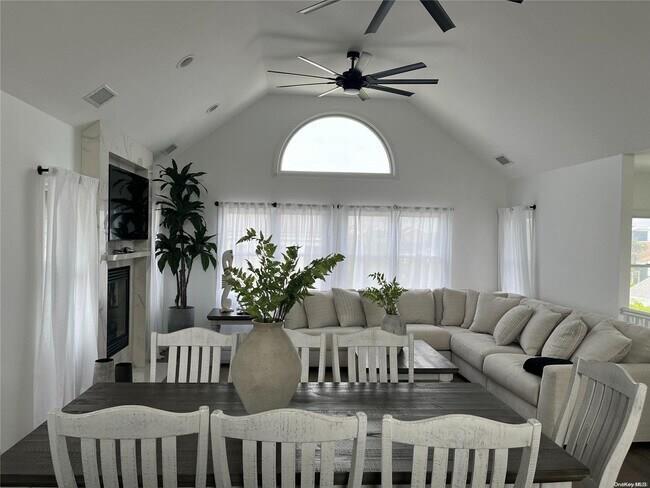 Single Family Bungalow  Suffolk County, NY 11770, MLS-866468-6