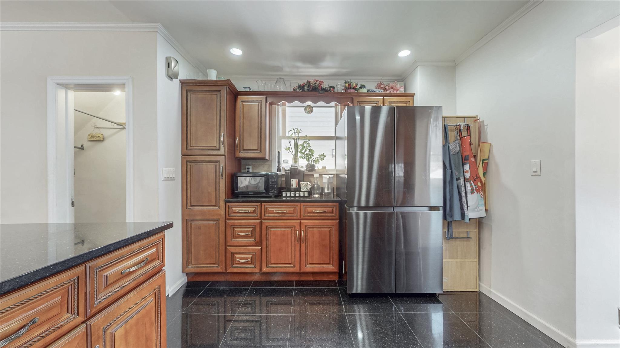 Single Family Kessel  Queens, NY 11375, MLS-866488-10