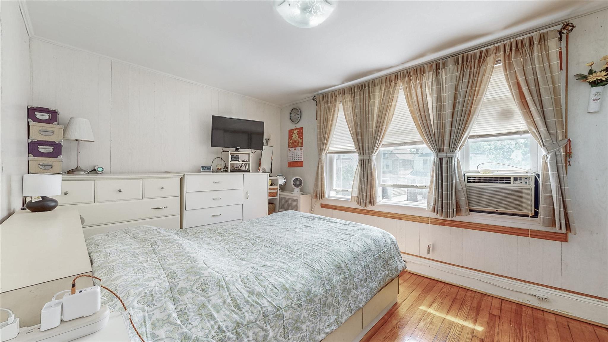 Single Family Kessel  Queens, NY 11375, MLS-866488-15
